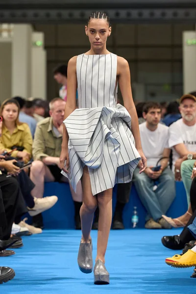 Look 43